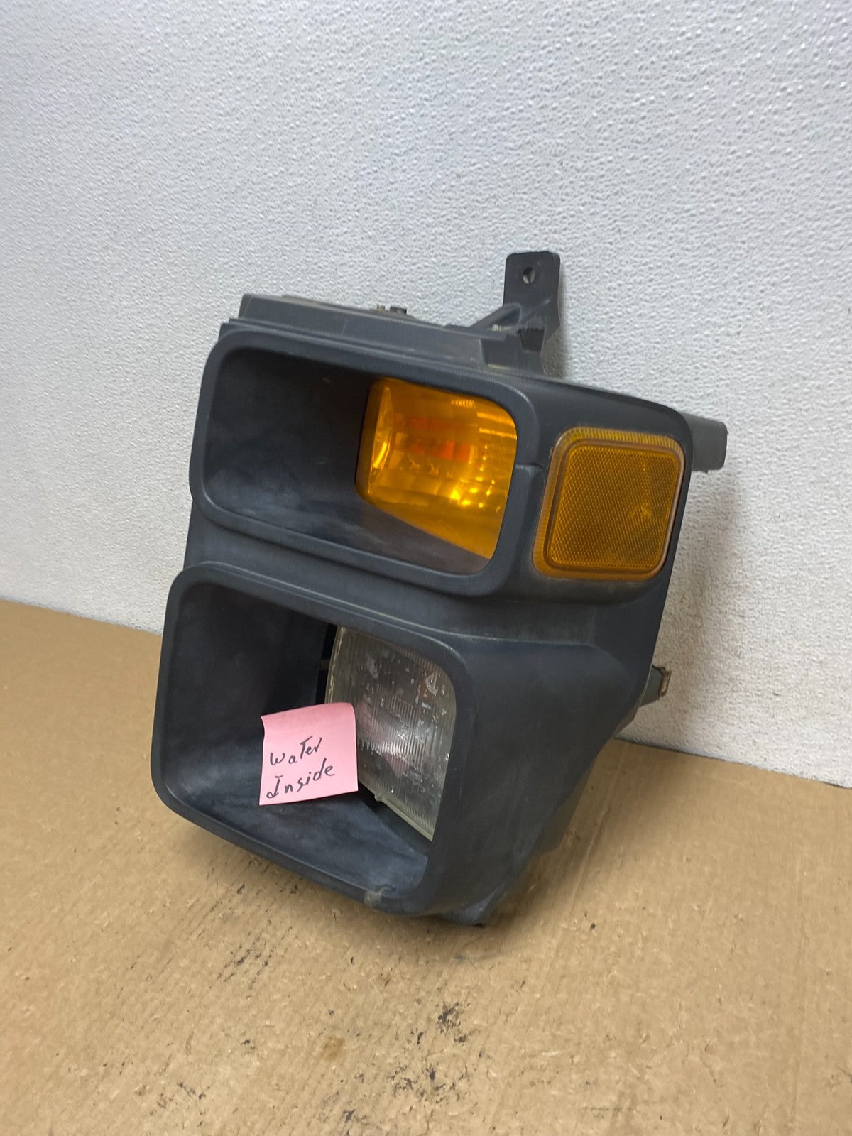 2008-2017 Ford E150 E250 E350 Van Left Side Headlight Bezel Trim AG2442 DW1