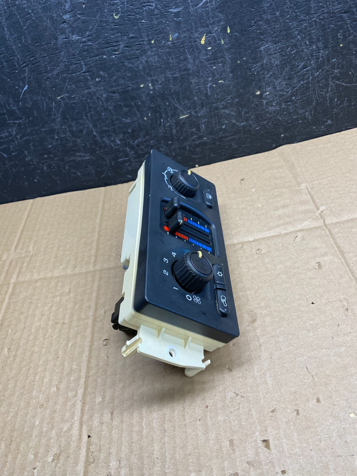 2003 to 2006 Chevrolet Silverado HVAC Heater Climate Control Module AC9374 DG1