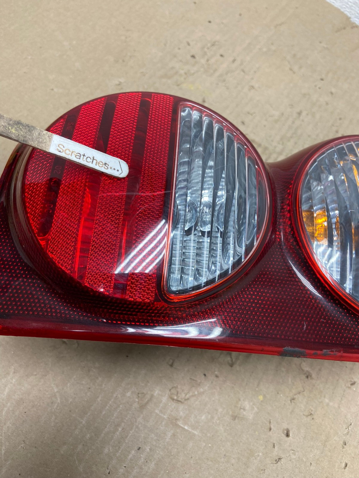 2005 2006 2007 Jeep Liberty Left Driver Lh Side Tail Light AG6981 LK3