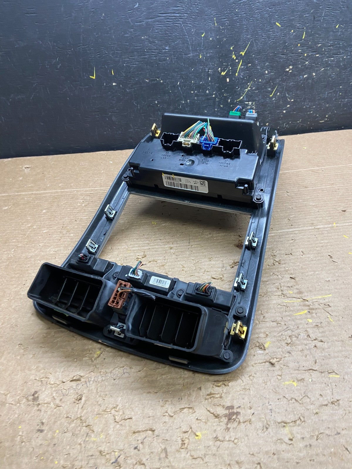 2007 to 2009 Chevrolet Equinox Radio Face Climate Control Panel Bezel W1984 DG4