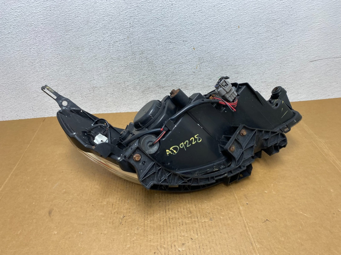 2009-2013 Subaru Forester Left Driver LH Halogen Headlight AD9228 DW8