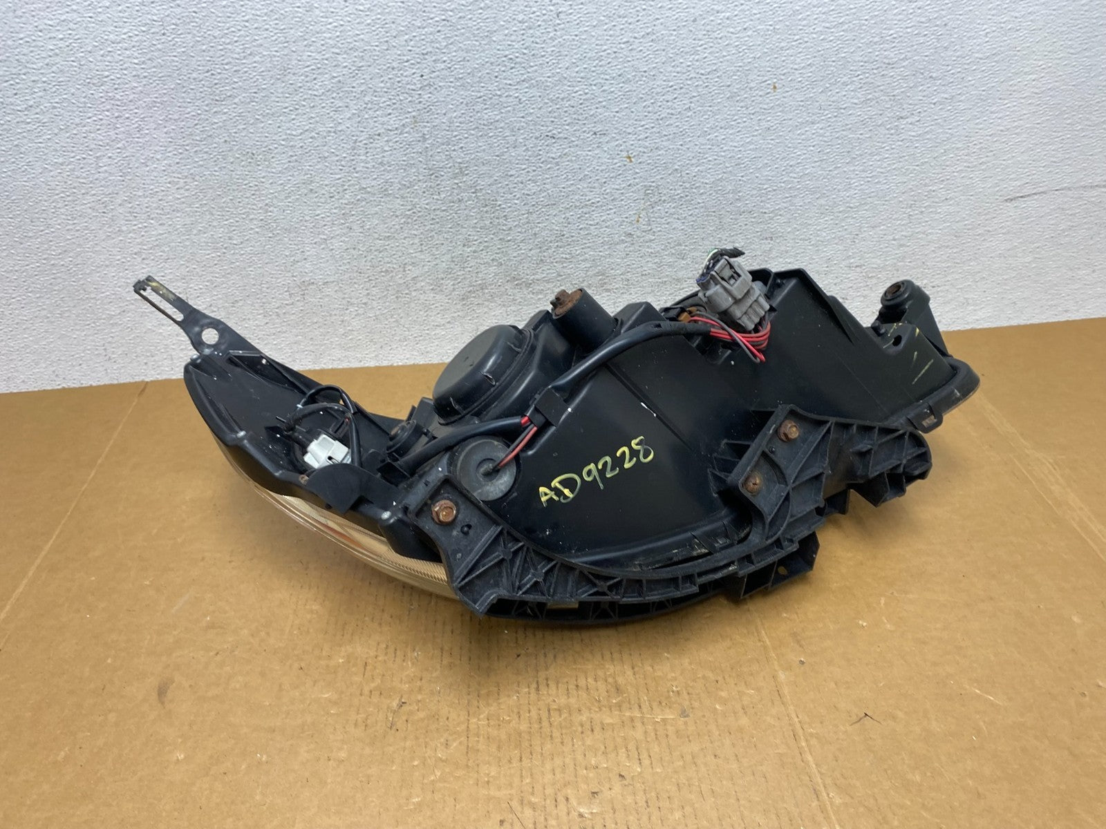 2009-2013 Subaru Forester Left Driver LH Halogen Headlight AD9228 DW8