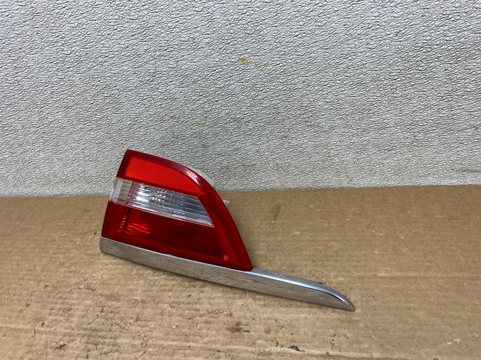 2012-2017 Buick Verano Right Passenger RH Side Inner Tail Light Oem Z2905 DW1