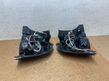 1998-2003 Ford Crown Victoria Left+Right Side Tail Lights T0989 DW8