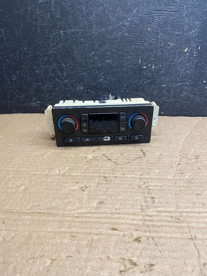 2001 - 2007 GMC Chevrolet Express 1500 Climate Control A/C AF2119 DG0