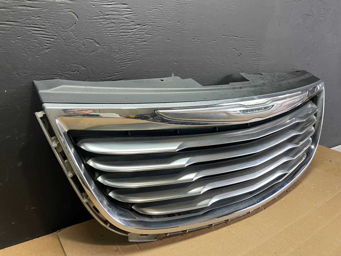 2011 to 2016 Chrysler Town & Country Front Upper Grill Grille Oem AB7637 DG1