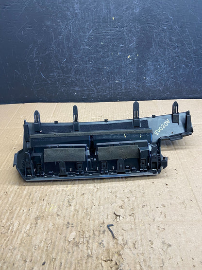 2012 to 2017 Toyota Prius V Center Dash A/C Air Vents With Trim AD2005 DG6