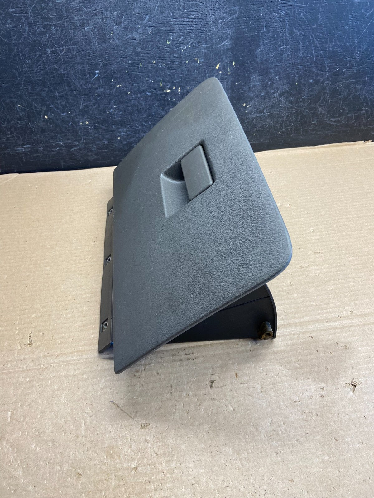 2008 to 2011 Ford Focus Front Right Passenger Storage Glove Box AH1574 DG2