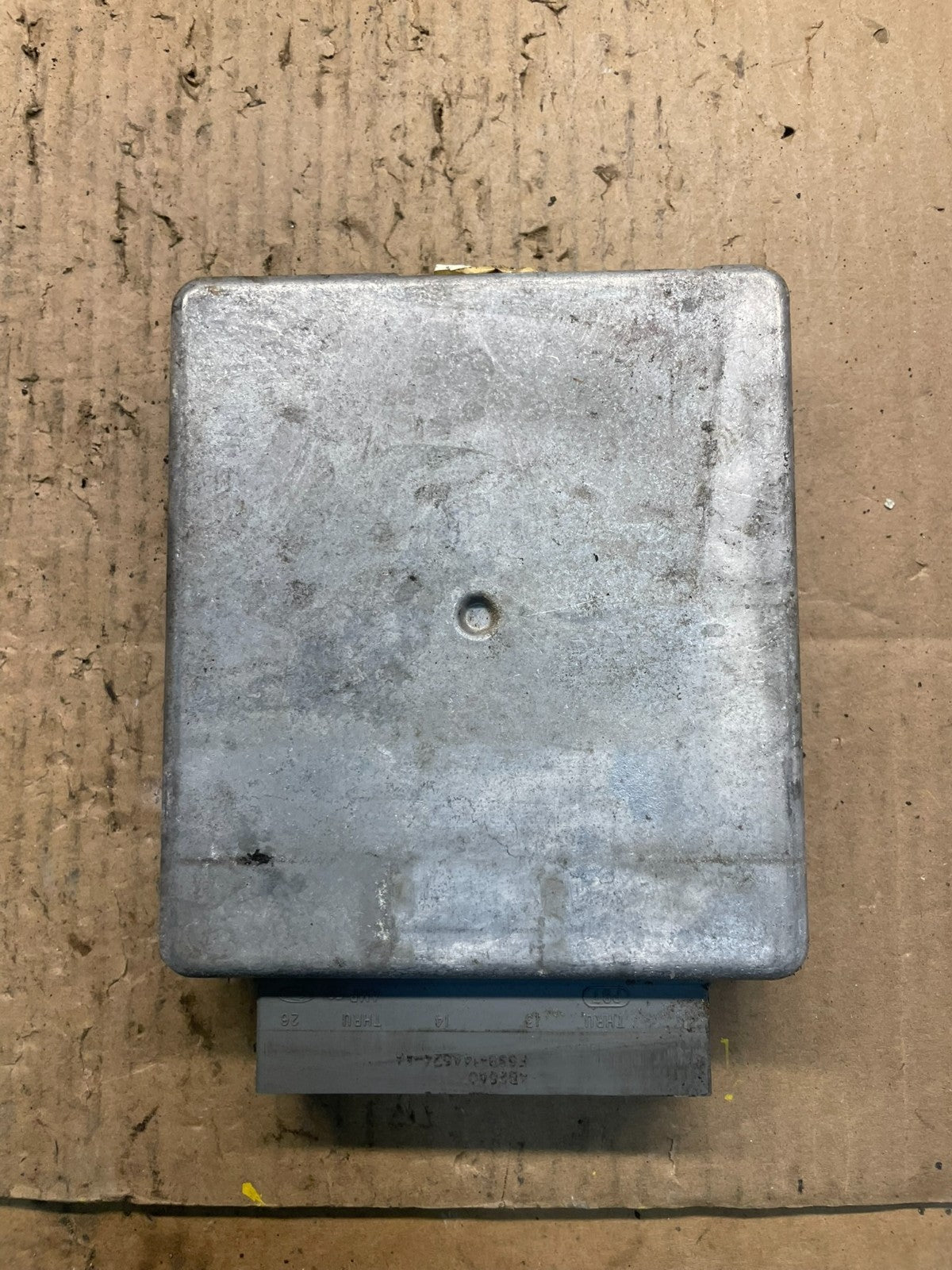 2004 Ford Van E250 4.6L Engine Control Module Unit ECU S2469 DG2