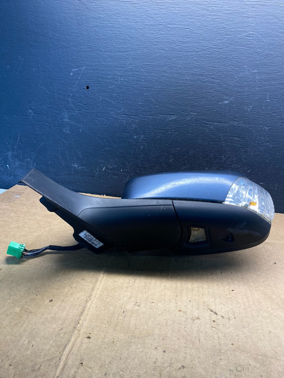 2007 to 2014 Volvo XC90 Left Driver View Door Trn Signal Mirror AD3717 DW3