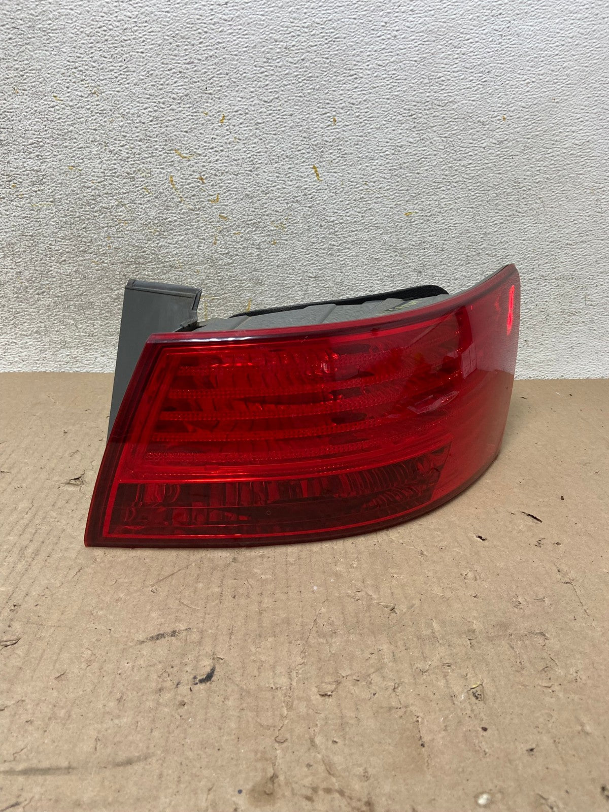 2009 to 2010 Hyundai Sonata Right Passenger Side Tail Light AH6857 LK0