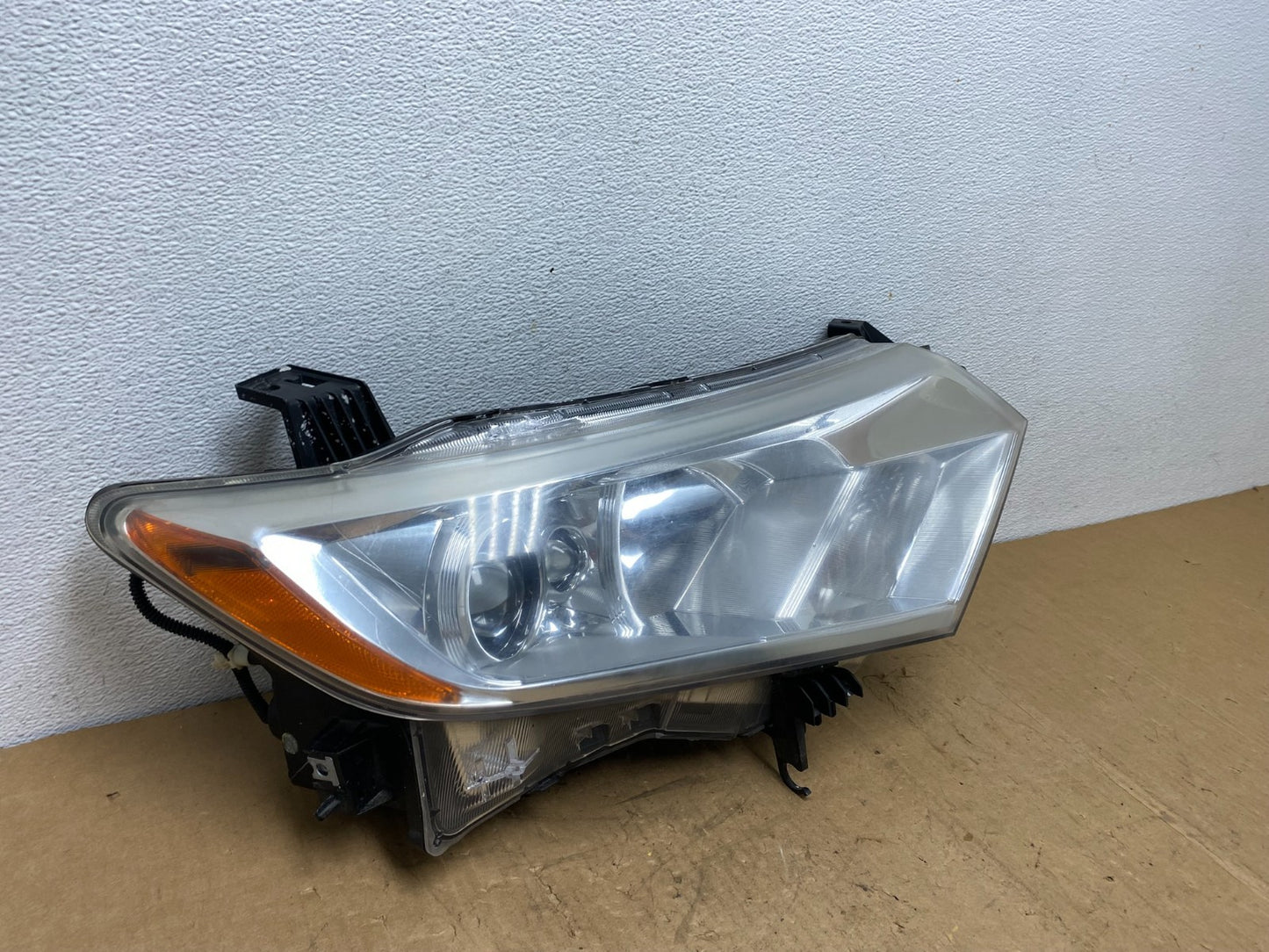 2012 to 2017 Nissan Quest Right Passenger RH Headlight Halogen AD1327 DW2