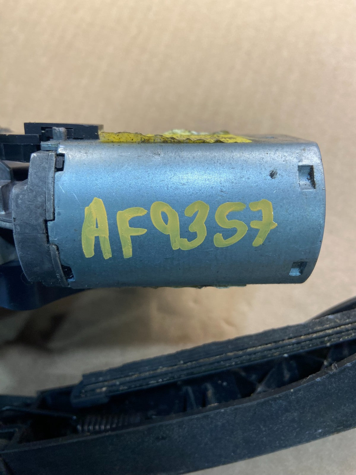 2011 to 2019 Ford Explorer Rear Windshield Wiper Motor AF9357 DG7