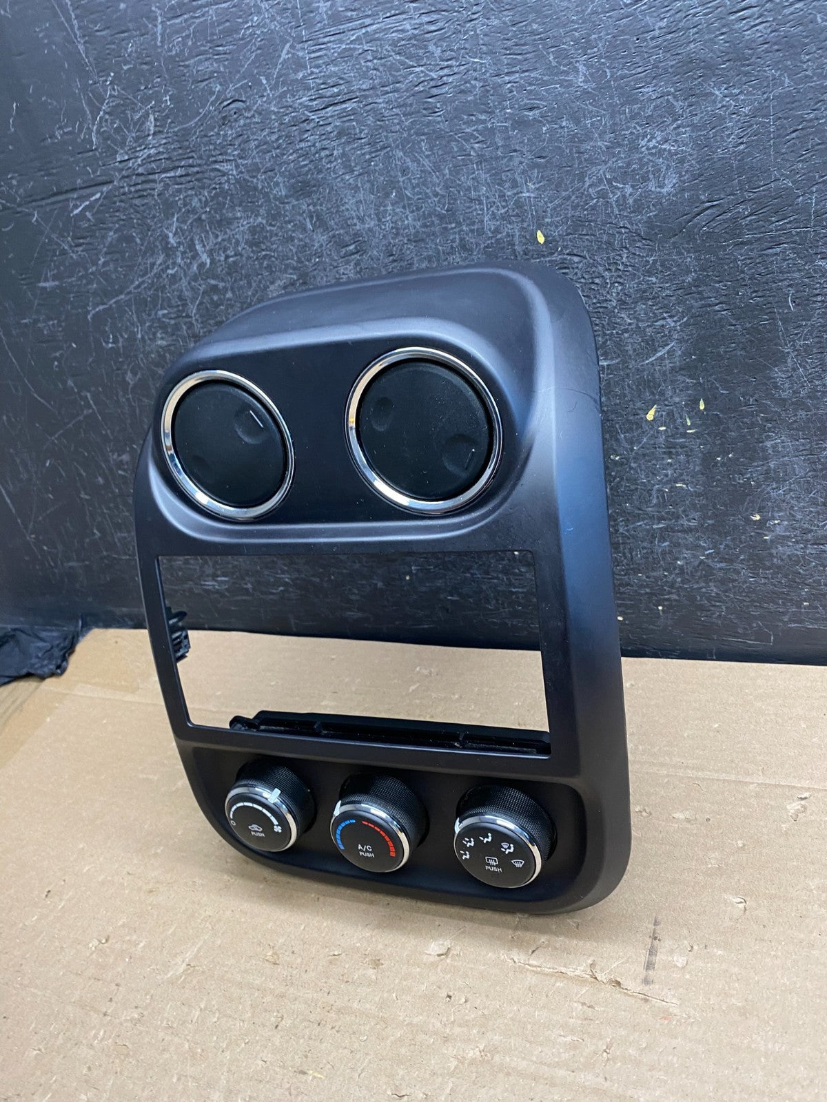 2011 to 2017 Jeep Compass Dash Climate Temperature Control Radio Bezel ag6415 DG2