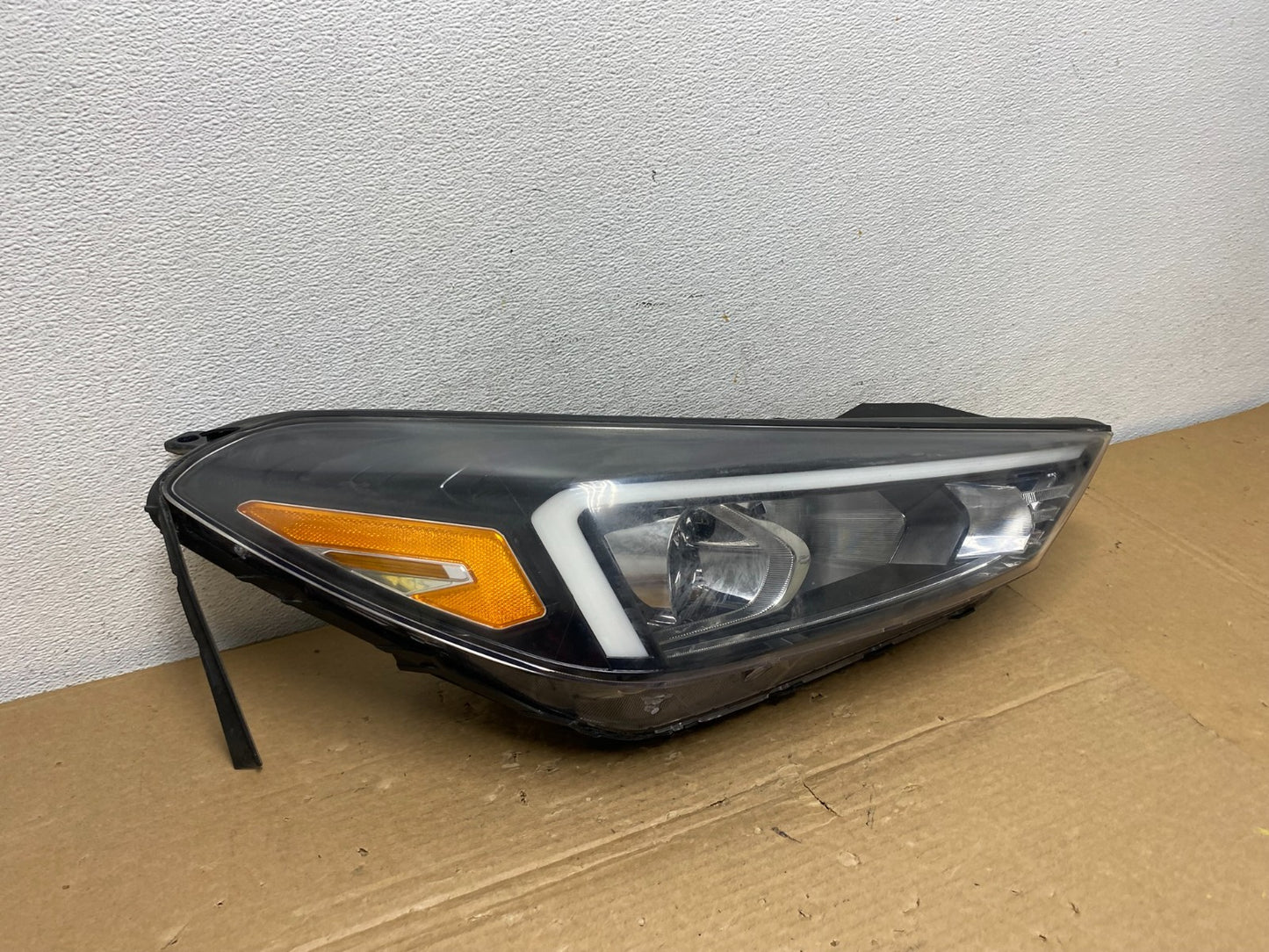 2019 2020 2021 Hyundai Tucson Right Passenger RH Side Headlight AD3919 DG2