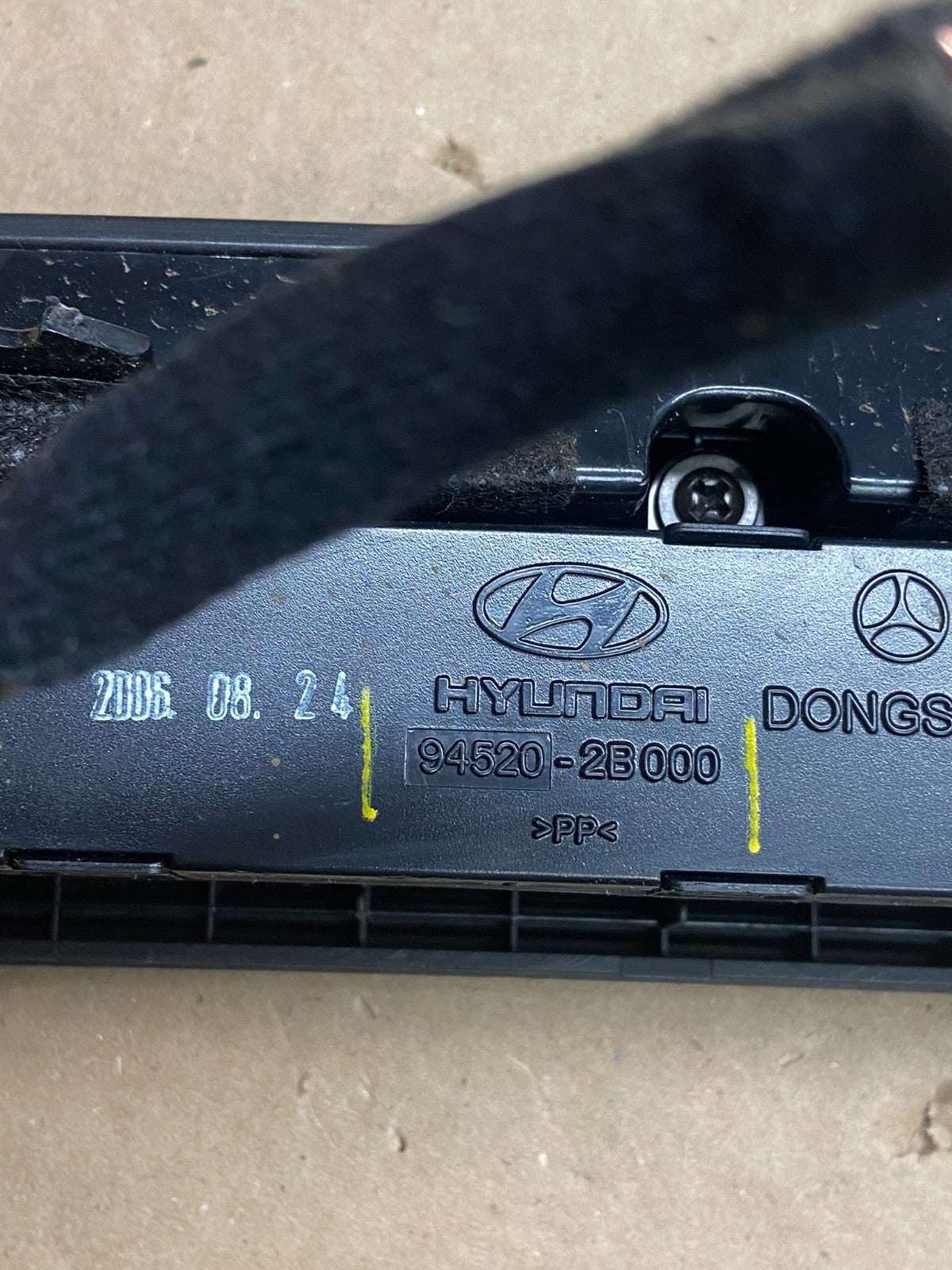 2007 to 2012 Hyundai Santa Fe Center Air Vent A/C Clock Bezel Trim T9125 DG6