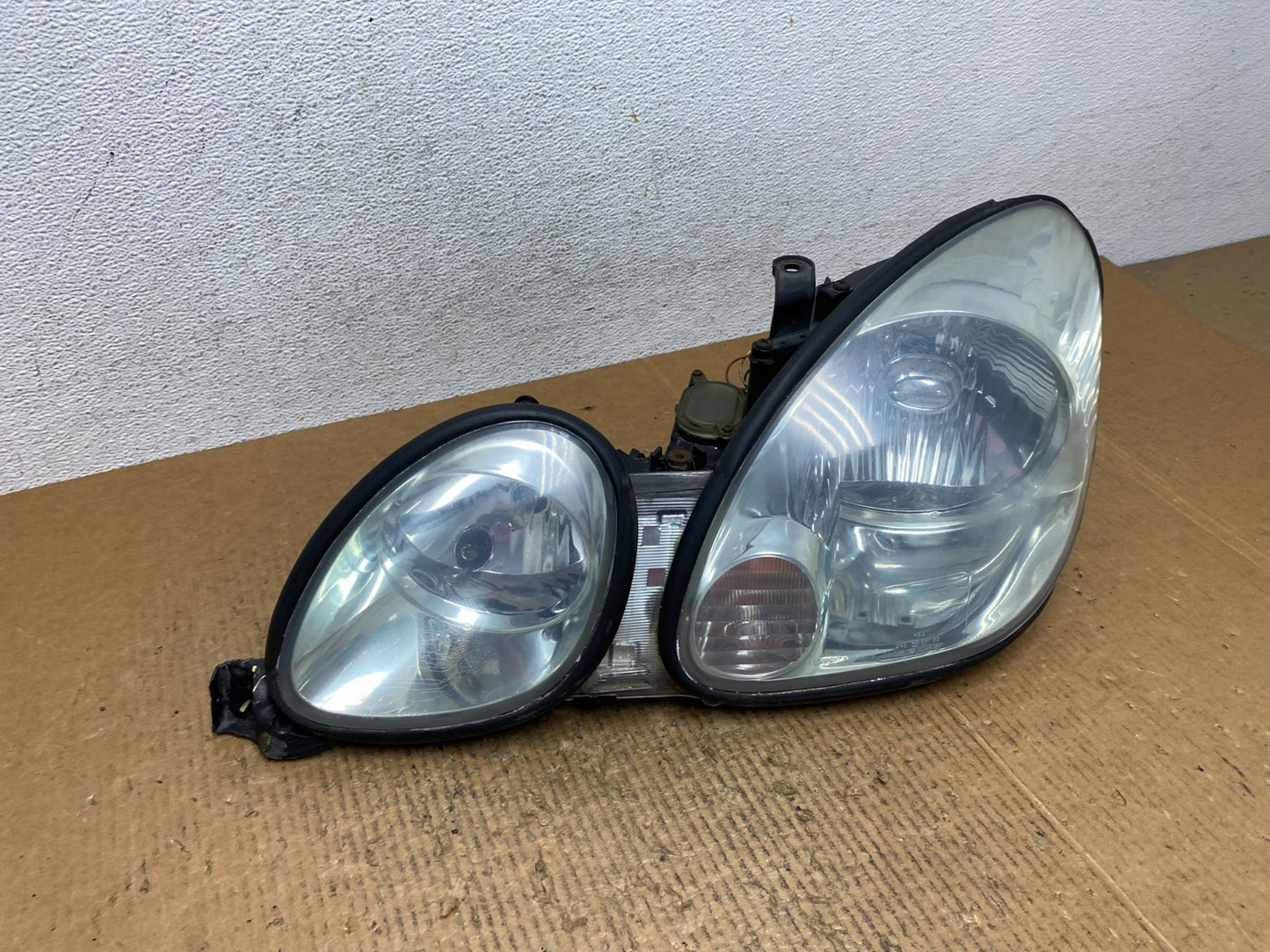 2001 to 2005 Lexus GS430 Gs300 Left Driver Lh Headlight Halogen AE2795 DW2