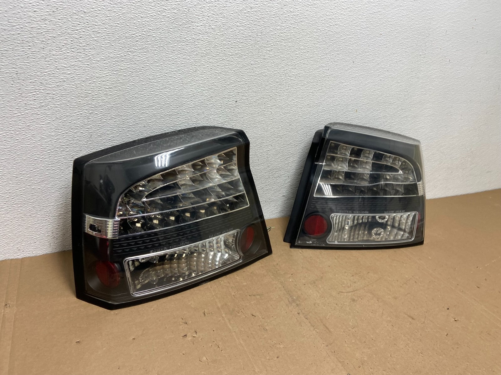 2006 2007 2008 Dodge Charger Left+Right Set LED Tail Lights AC5769 DG2