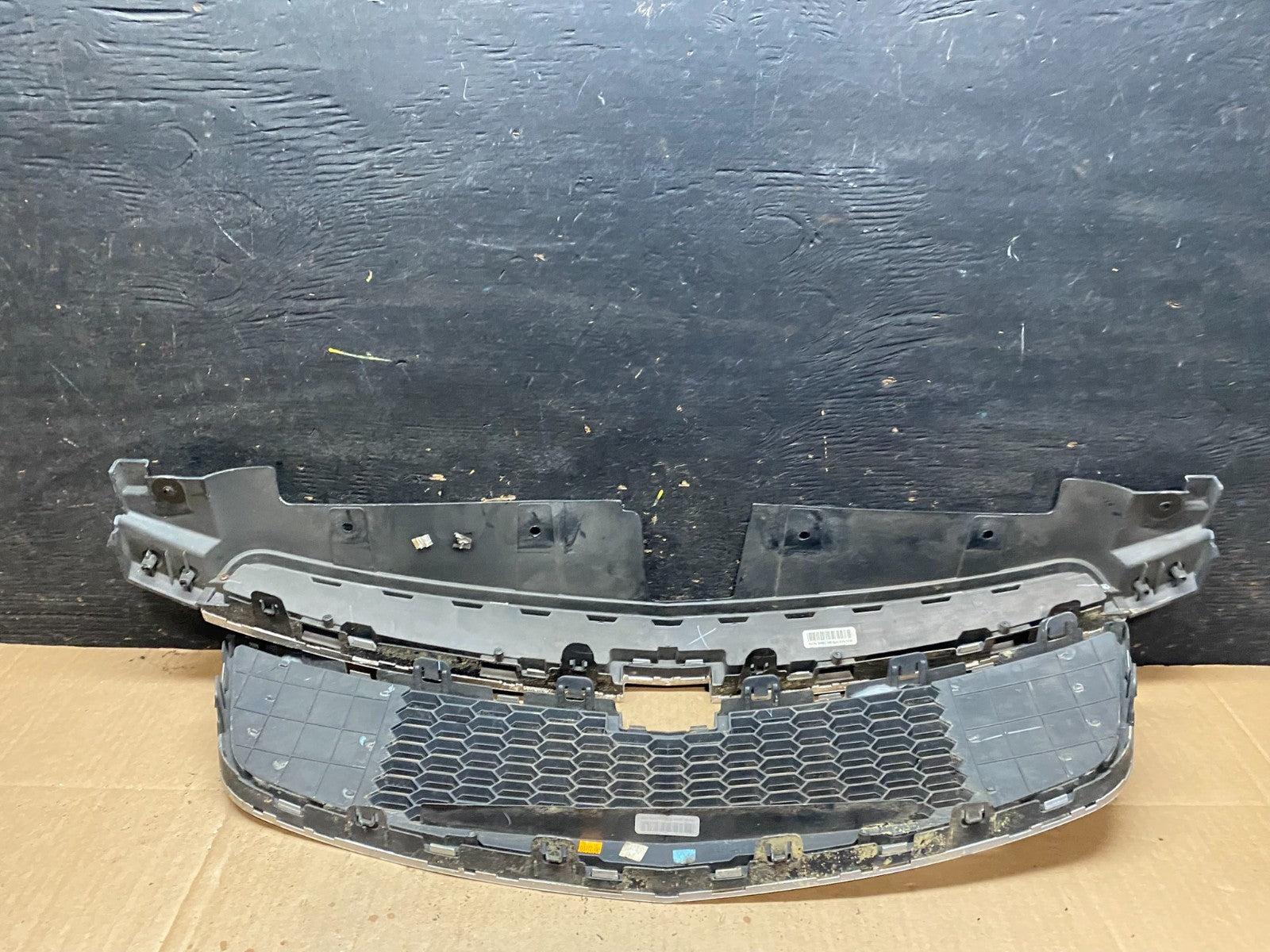 2011 to 2014 Chevrolet Cruze Upper Lower Set Grill Grille V7299 DG6