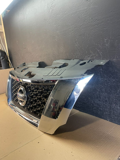 2013-2016 Pathfinder Front Upper Chrome Camera Grill Grille Aftermarke AE3515 DG1