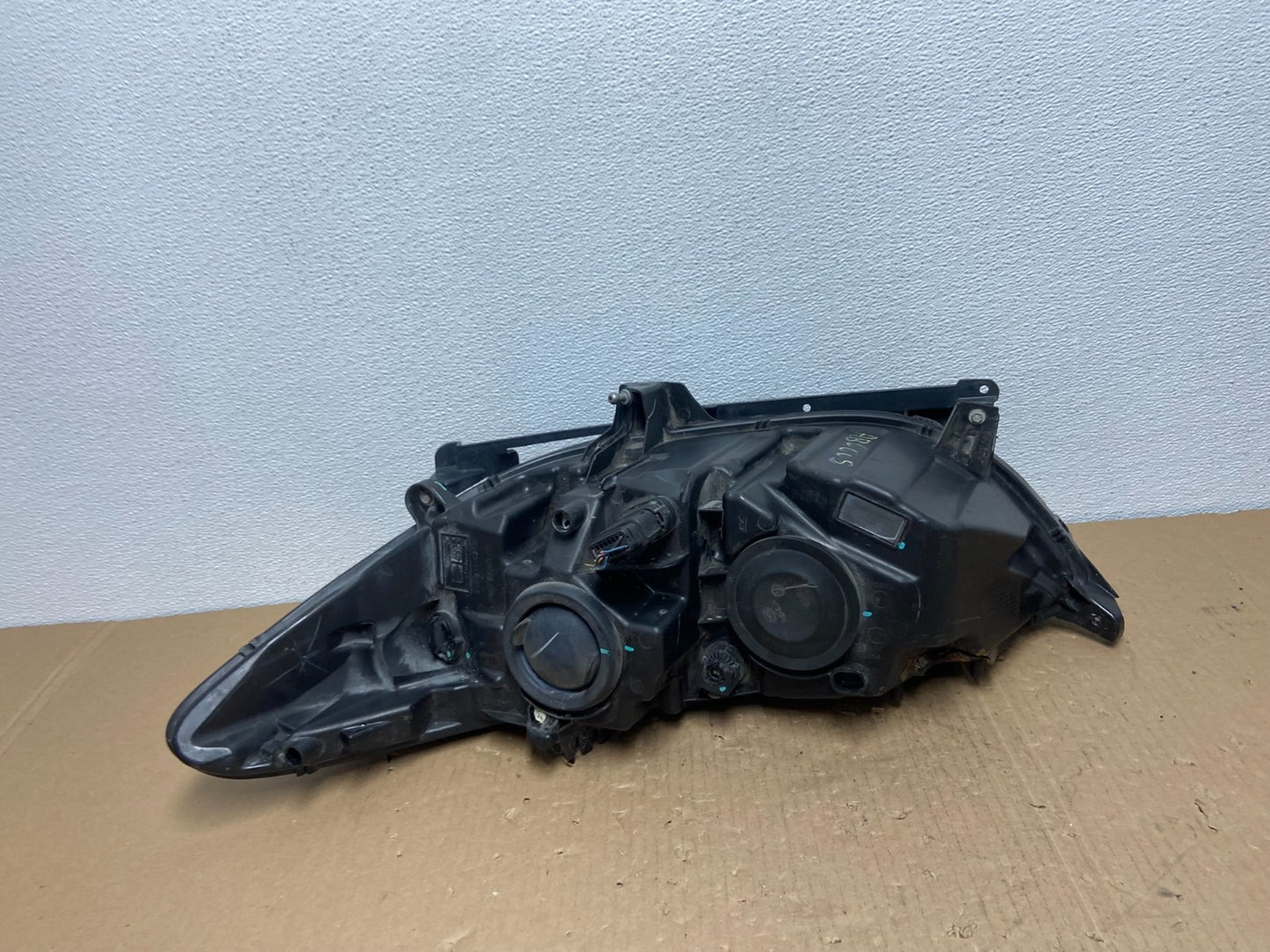 2013 to 2016 Ford Fusion Right Passenger Rh Side Headlight AB6605 DW7