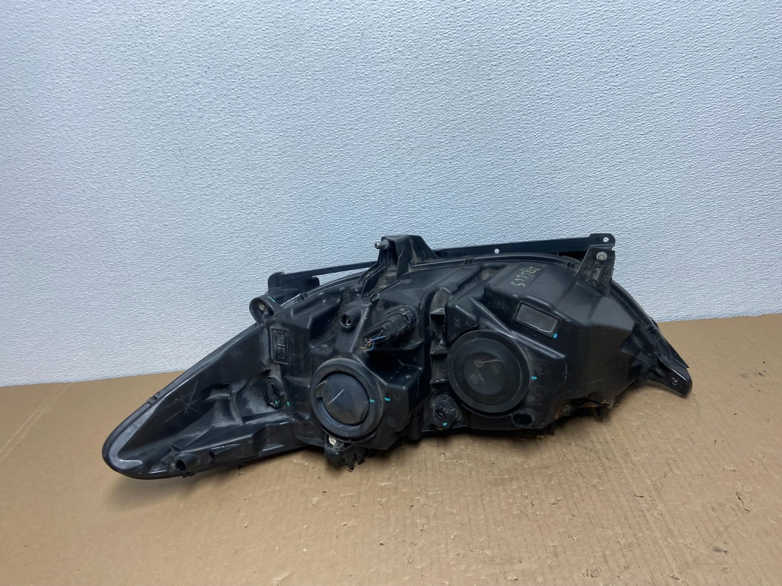 2013 to 2016 Ford Fusion Right Passenger Rh Side Headlight AB6605 DW7