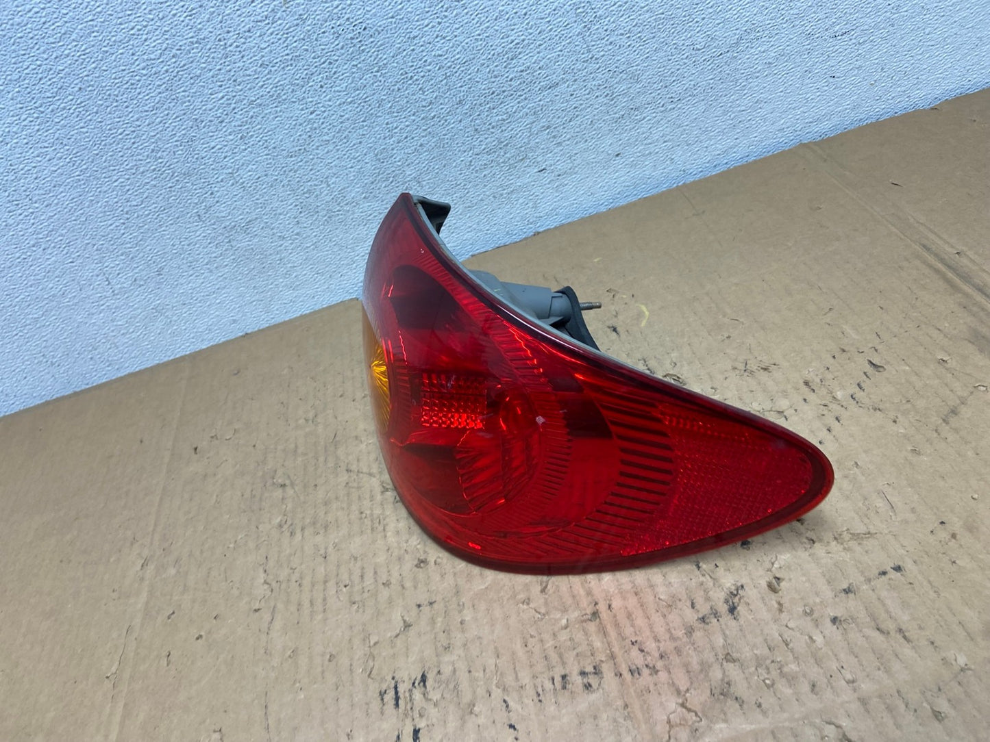 2003 to 2005 Toyota Corolla Right Passenger RH Side Tail Light AD1153 LK1