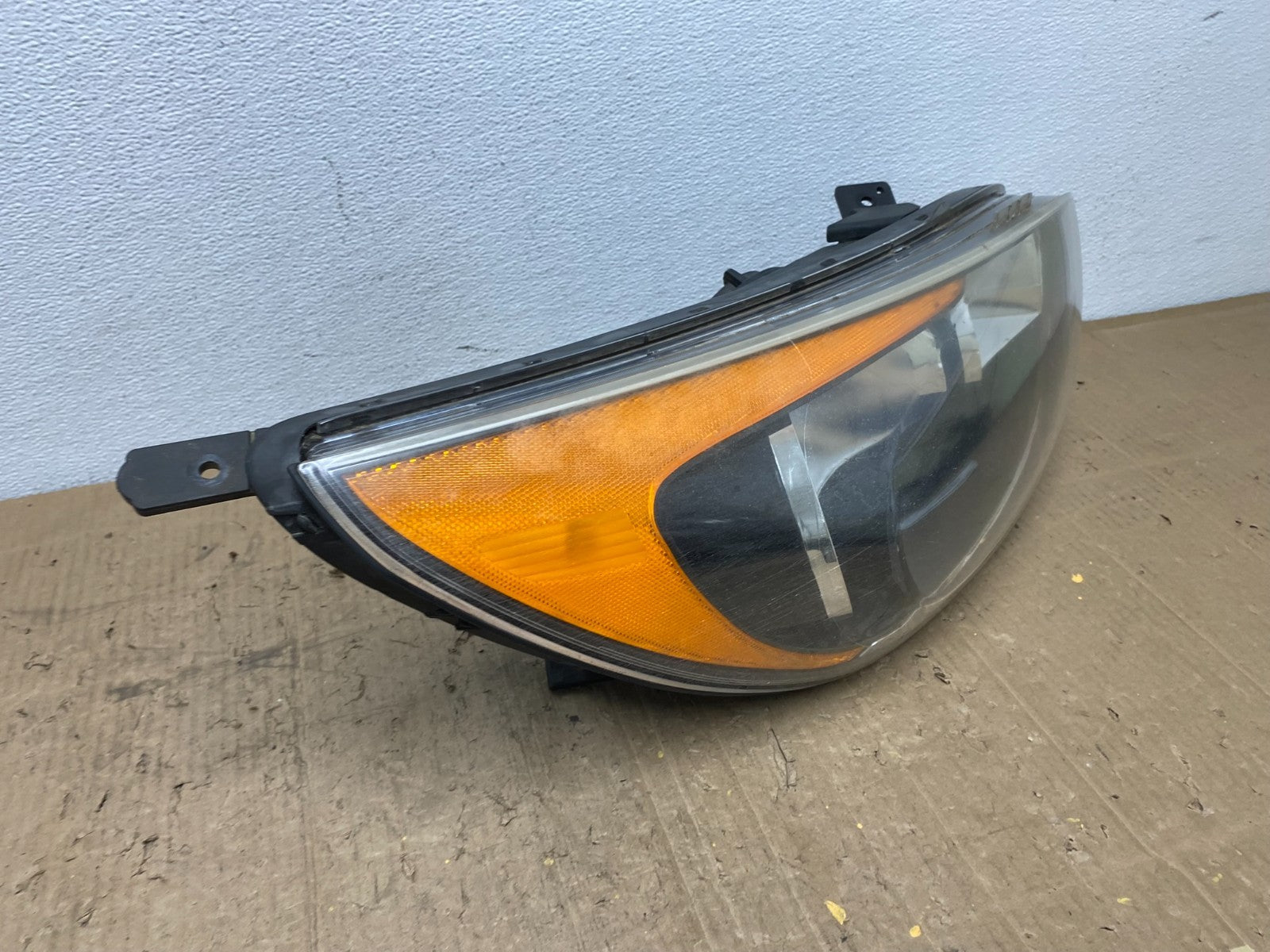 2012 to 2017 Kia Rio Hatchback Right Passenger RH Halogen Headlight AC0268 DW2