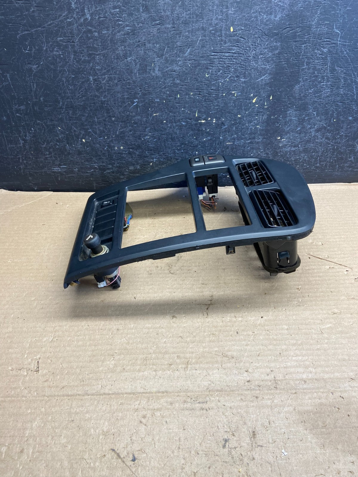 1997 - 2000 INFINITI QX4 Center Console Climate Radio Trim Bezel AH3666 DG2