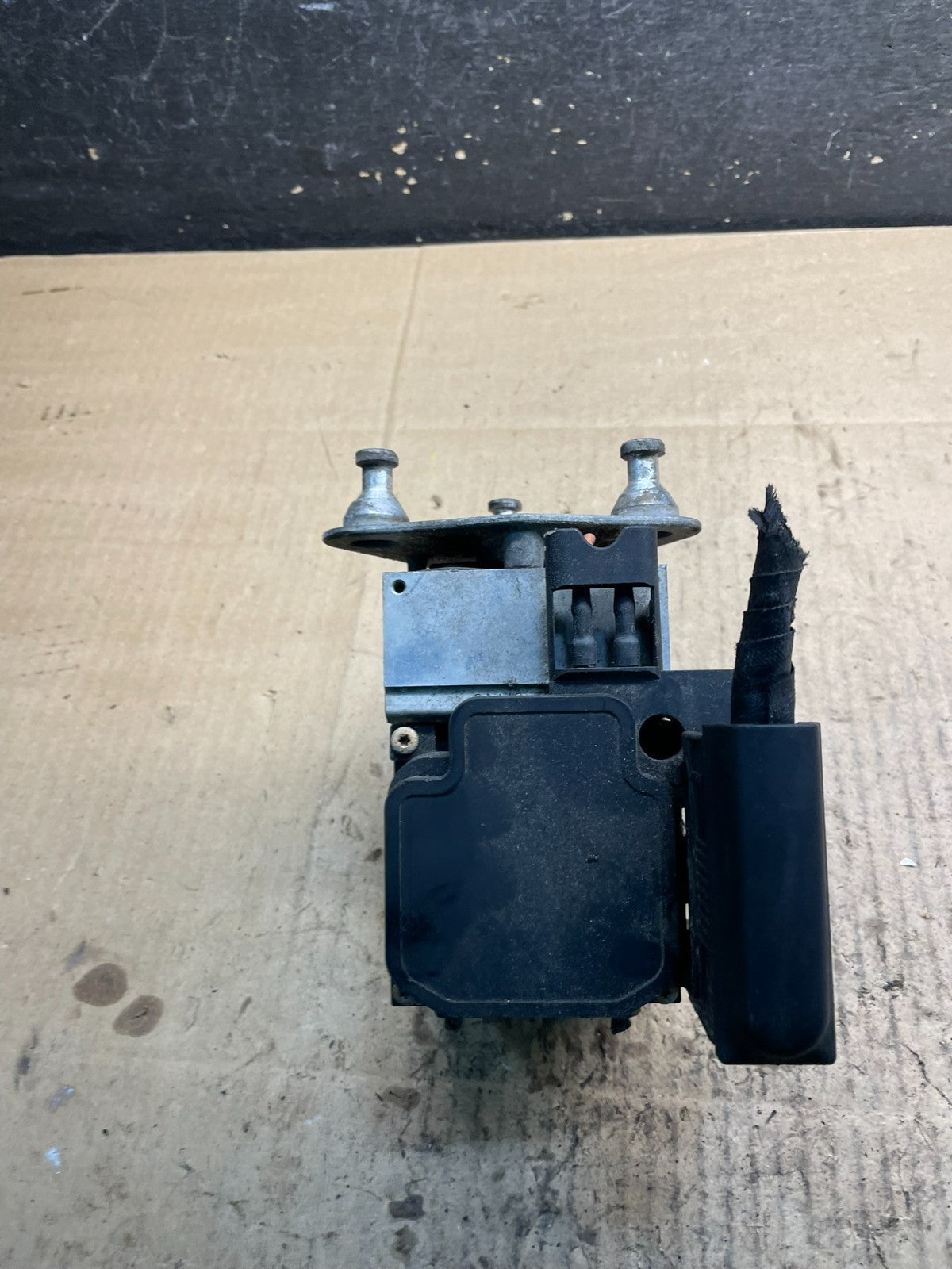 1998 1999 Mercedes E300 E320 ABS Anti Lock Brake Pump Module W6798 DG4