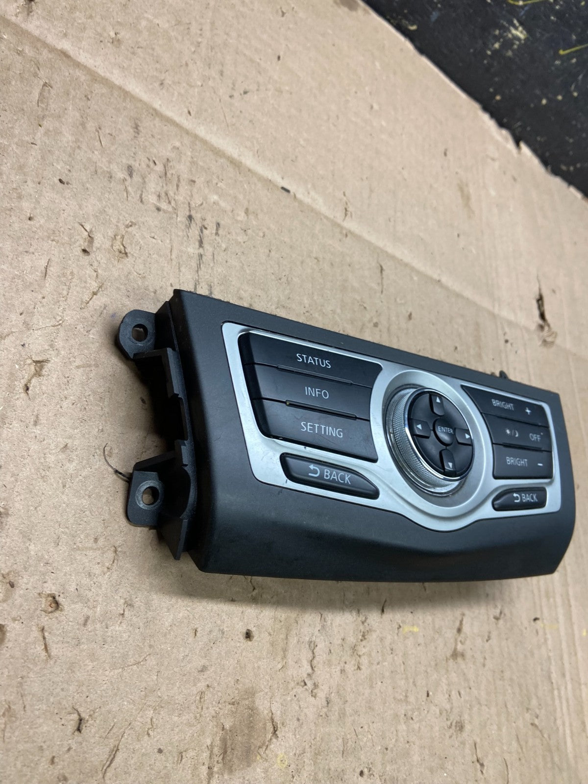 2009-2014 Nissan Murano AM FM Radio CD Control Panel Y5245 DG1