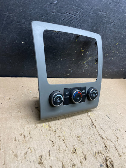 2013 to 2017 Chevrolet Traverse Radio Bezel Ac Heater Climate Control T8581 DG1