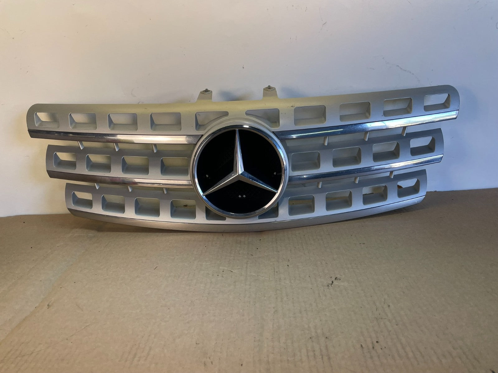 2009 to 2011 Mercedes ML-Class W164 Front Bumper Grille Grill ag3090 DG0