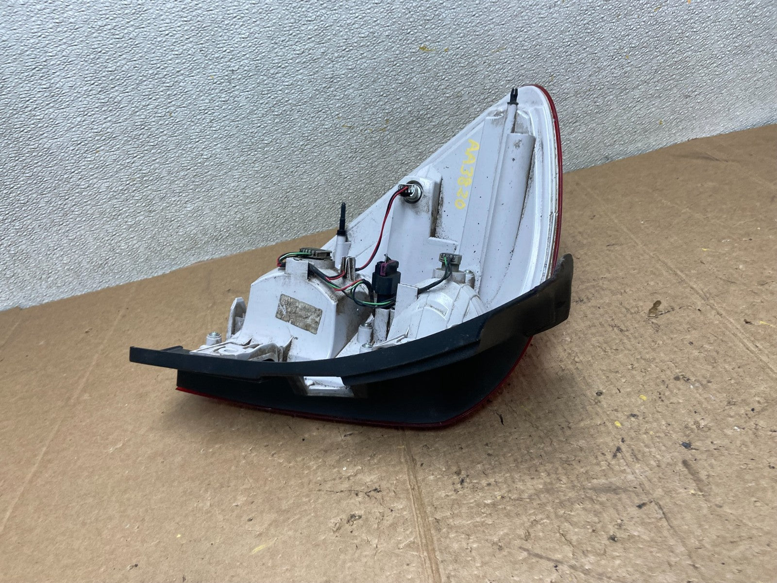 2016 to 2017 Chevrolet Equinox Right Passenger RH Side Tail Light OEM AA3820 DW4