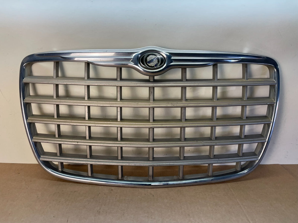 2005 to 2010 Chrysler 300 Front Upper Grille Grill AJ1259 DG0