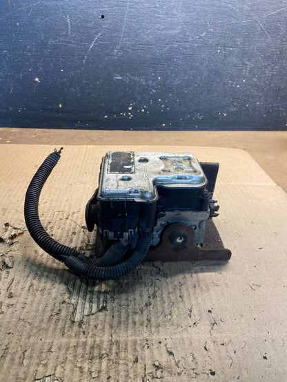 2004-2006 Chevrolet Express ABS Pump Control OEM 13567115 Module Z9008 DG2