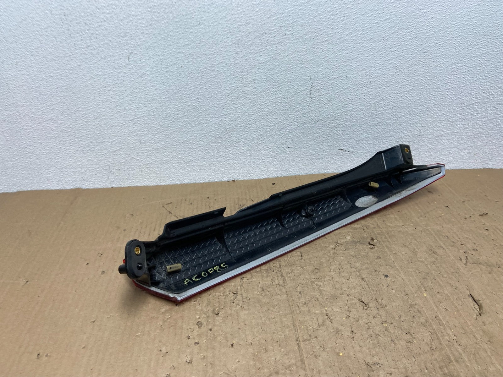 2007 to 2011 Volvo XC90 Left Driver LH Side Upper Tail Light OEM AC0085 DW4