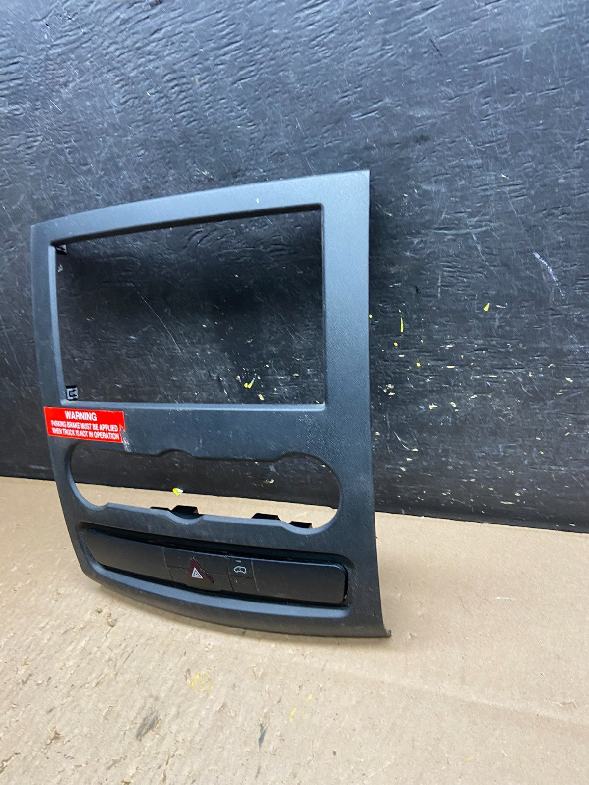 2007-2018 Mercedes Dodge Sprinter Center Console Radio Instrument Panel t6203 DG1