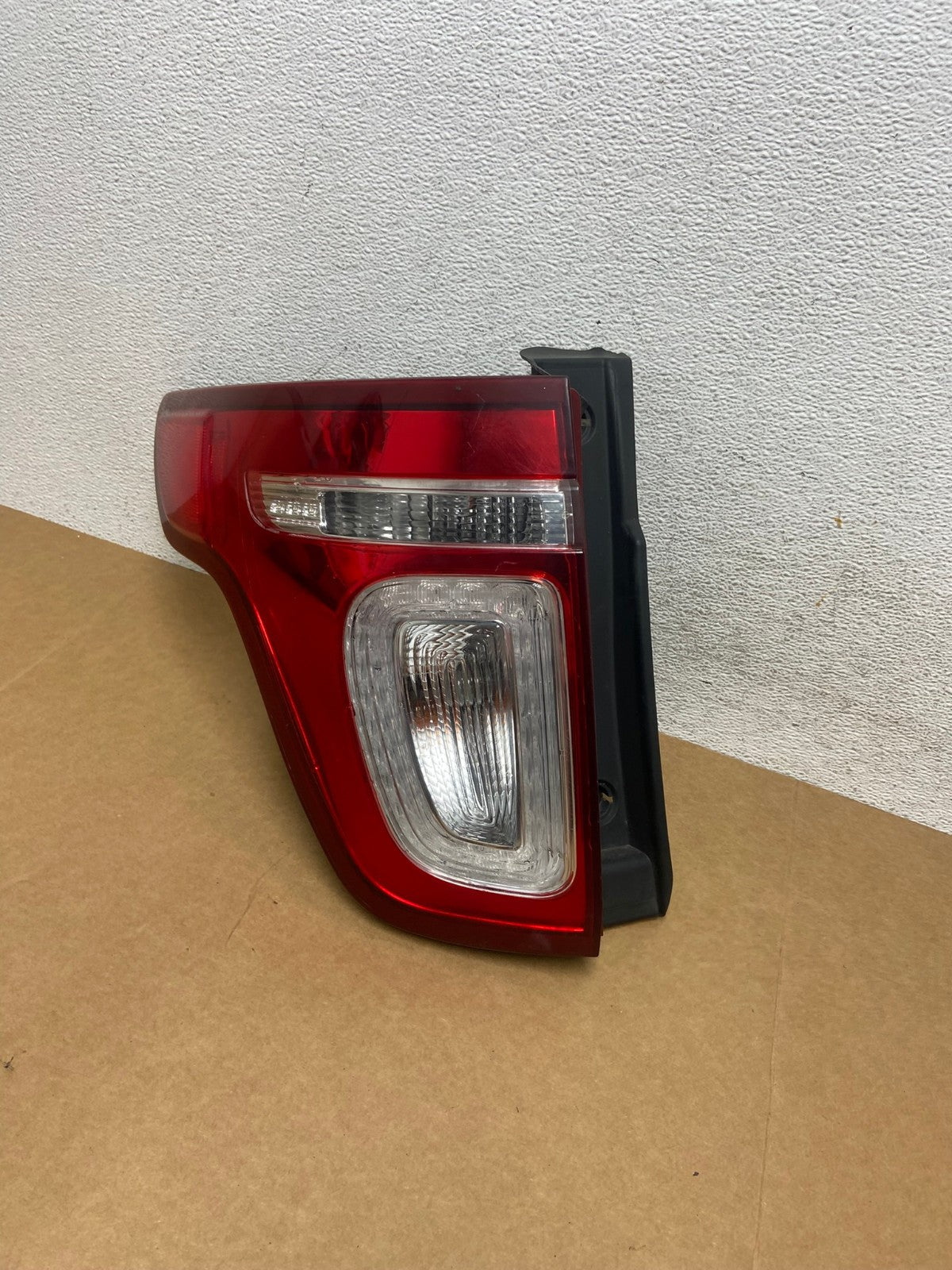 2011 2012 2013 2014 2015 Ford Explorer Left Driver LH Side Tail light AE2890 LK0
