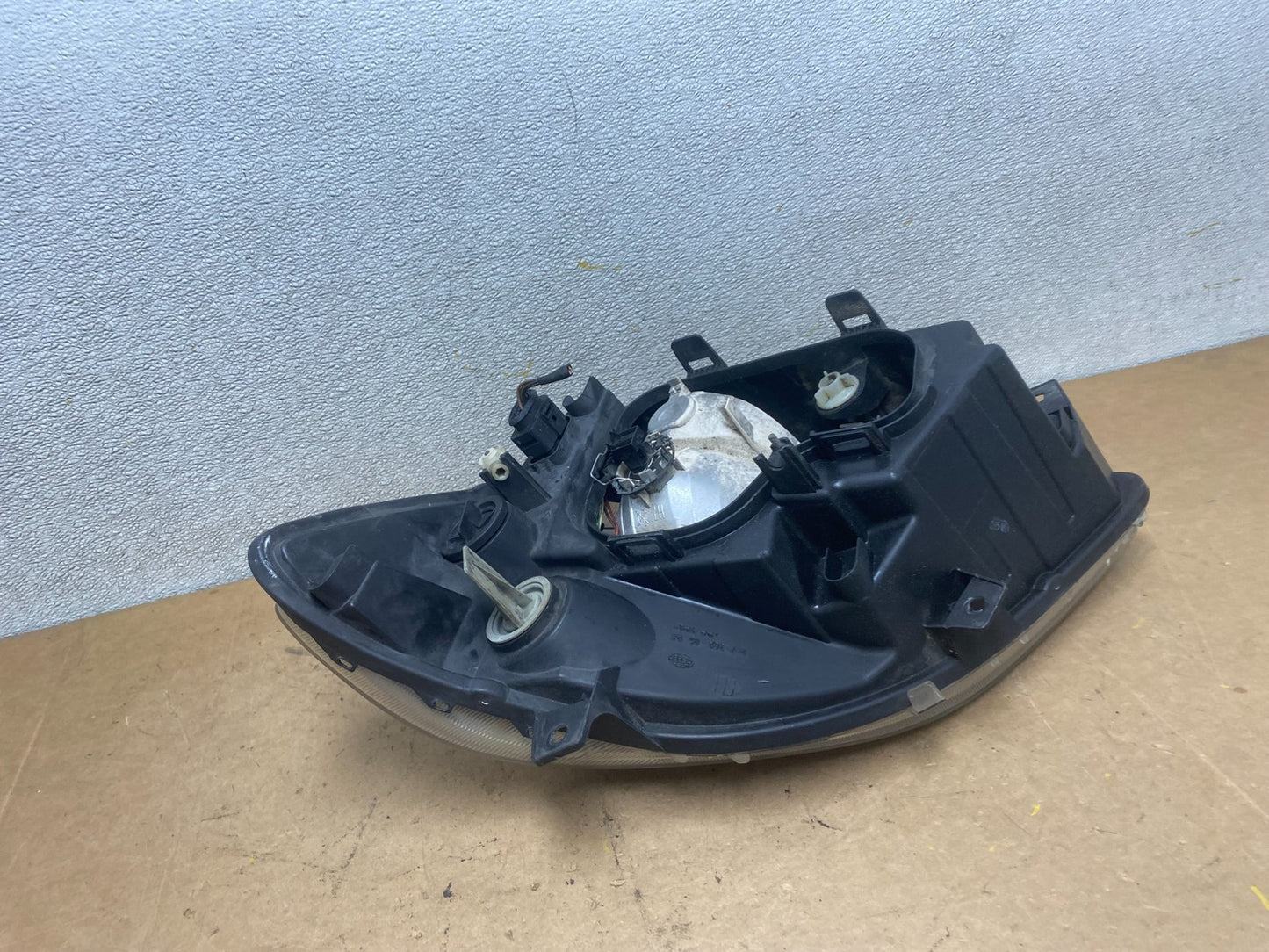 2007 to 2013 Mercedes Sprinter Headlight Right Passenger Halogen Oem X5494 DW10