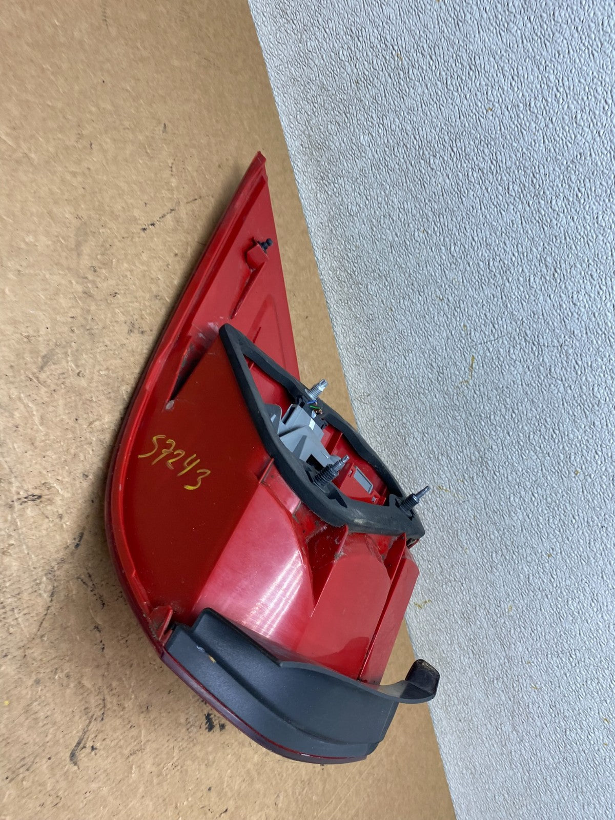 2010-2014 Volkswagen Golf MK6 Wagon Right Passenger Side Tail Light OEM S7243 GD8
