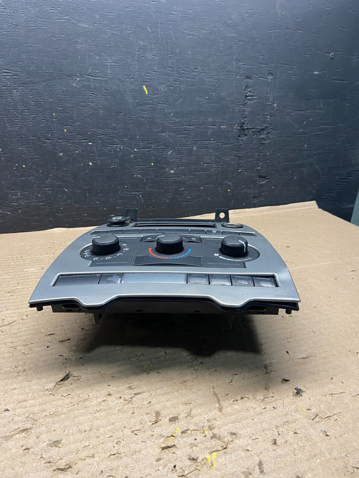 2005 2006 2007 Jeep Commander Grand Cherokee A/C Climate Control Bezel j9606 DG4