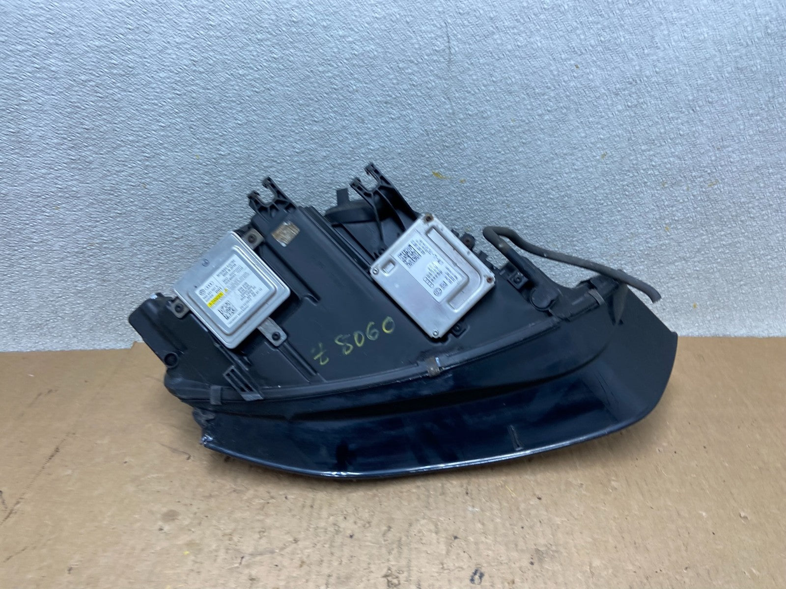 Xenon HID AFS 2013 to 2016 Audi A4 Left Driver LH Side Headlight Z8060 DW7