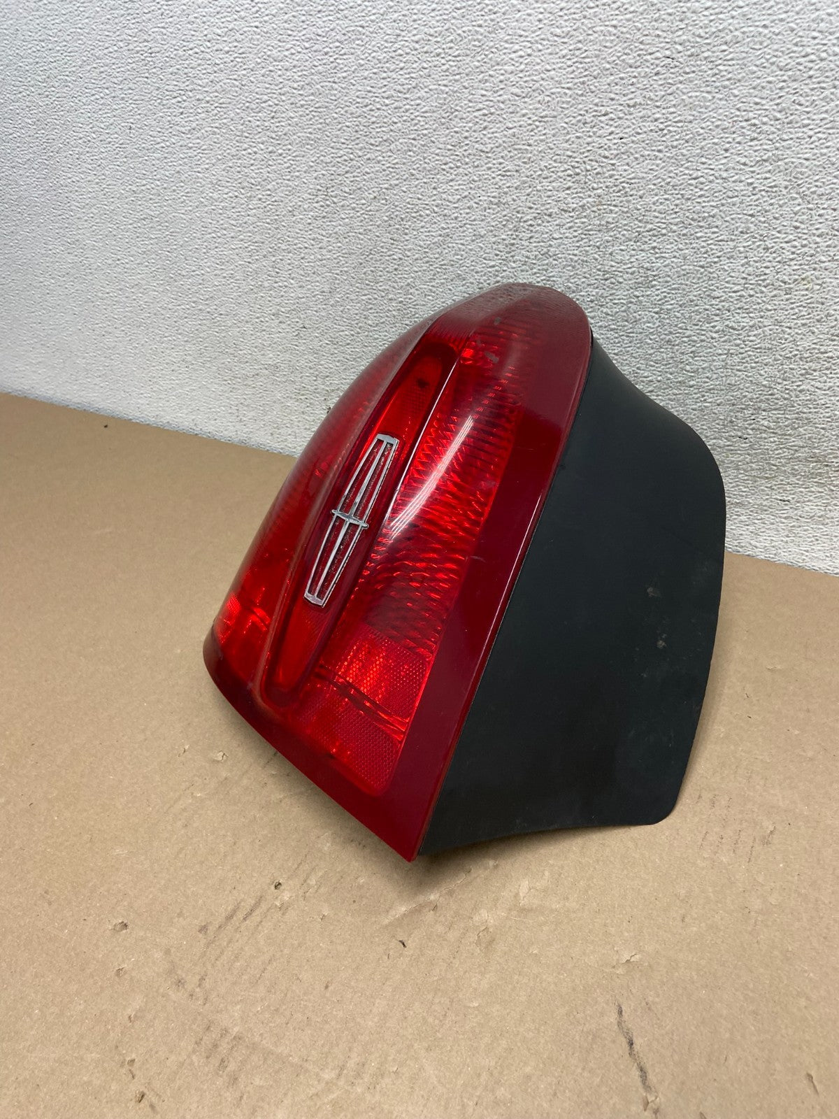 1998 to 2002 Lincoln Town Car Left Driver Lh Tail Light AG5747 DW1