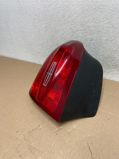 1998 to 2002 Lincoln Town Car Left Driver Lh Tail Light AG5747 DW1