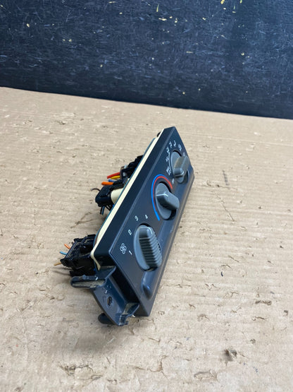 1998-2002 Chevrolet S10 Blazer HVAC A/C Heater Climate Control Module AG8484 DG1