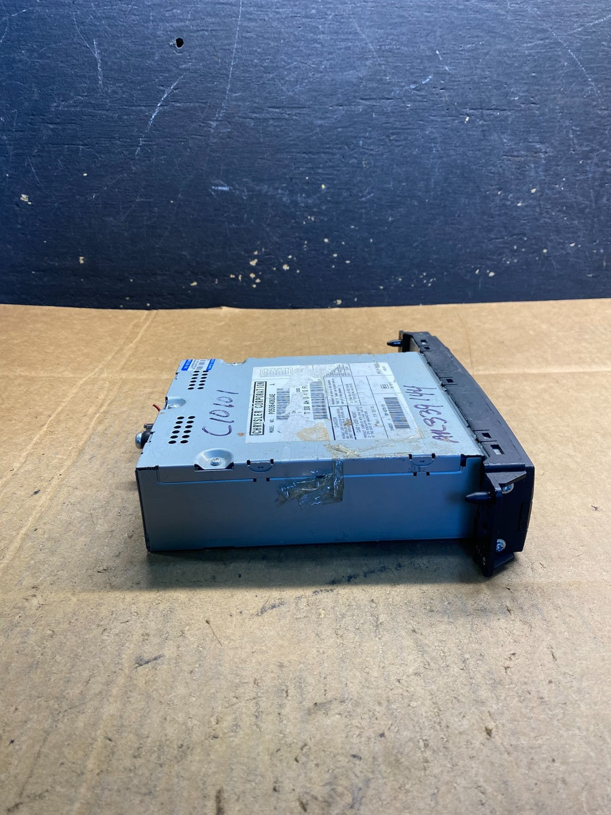 2008 to 2012 Chrysler Town Country DVD Player Receiver AB3828 DG2