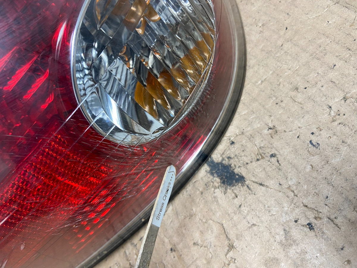2002 to 2004 Lexus ES300 ES330 Right Passenger Side Tail Light AI9190 LK3