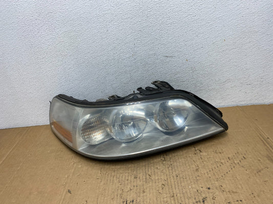 2005 to 2011 Lincoln Town Car Right Passenger Rh Side Headlight AD2395 DW0