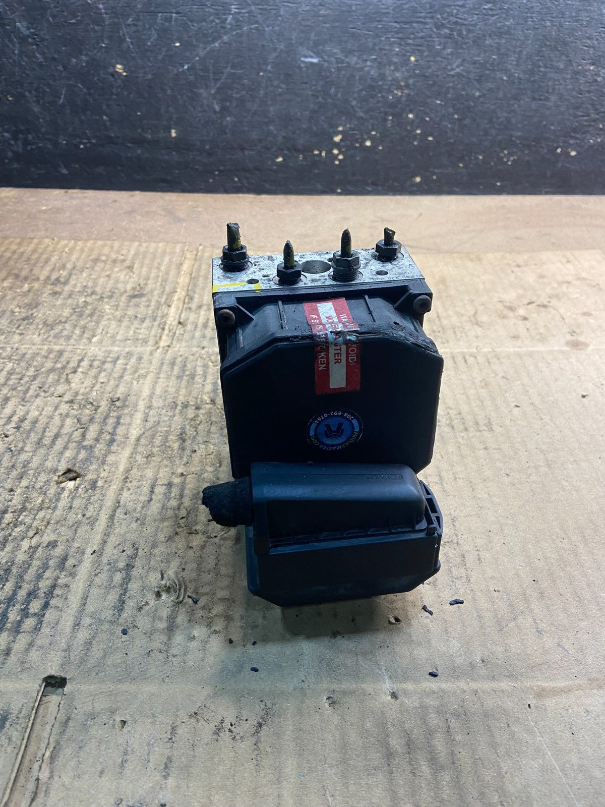 2016 - 2018 Kia Sorento ABS Anti-Lock Brake Pump 6758969 OEM Y4397 DG2